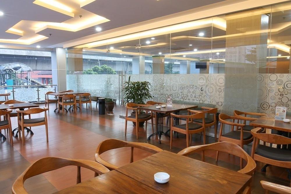 Terraz Tree Hotel Jakarta Exterior foto