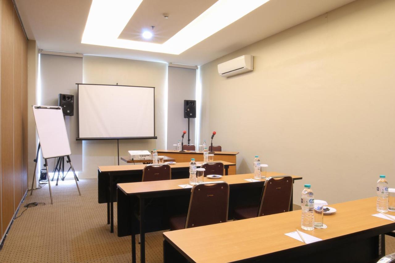 Terraz Tree Hotel Jakarta Exterior foto