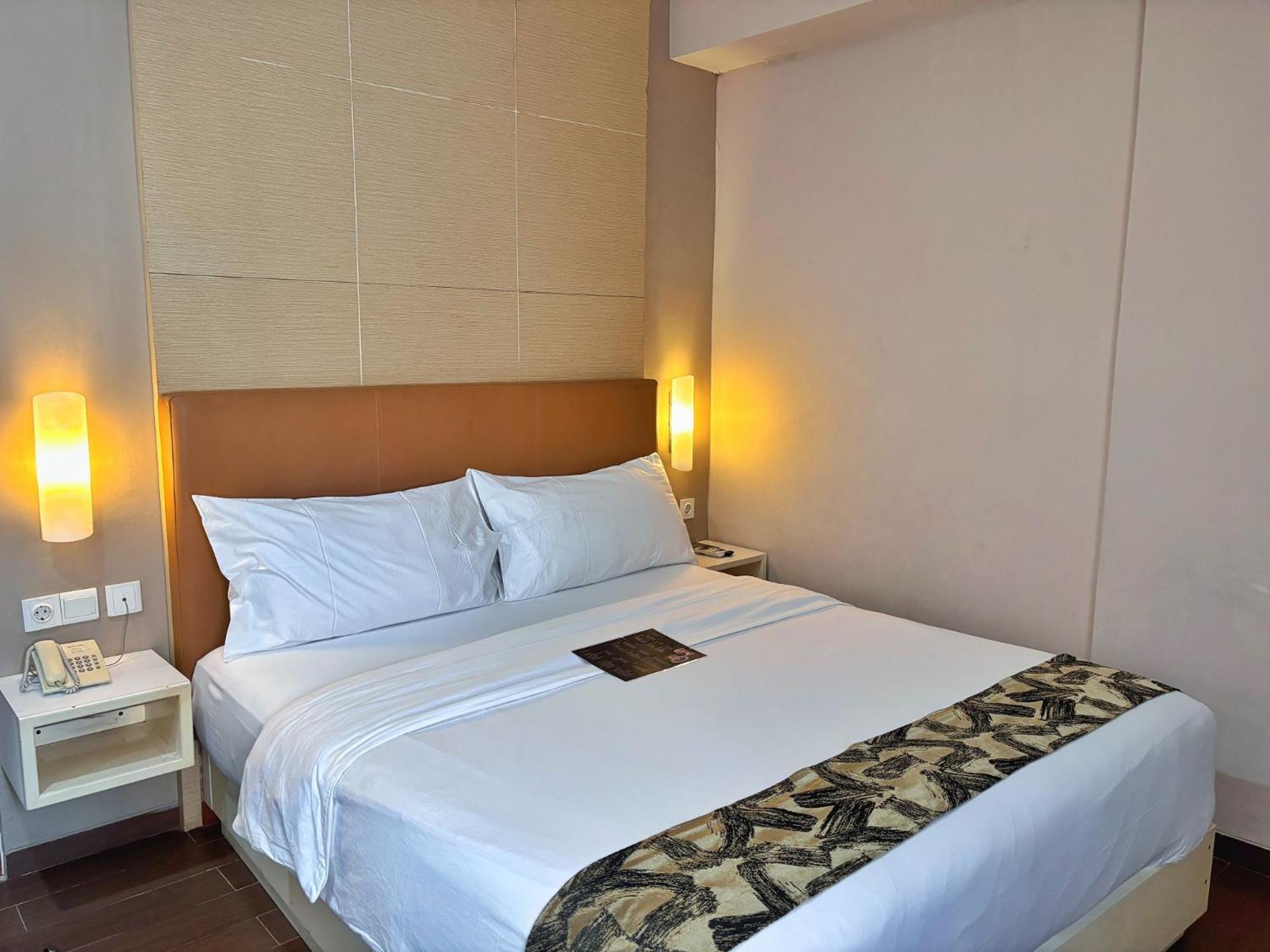 Terraz Tree Hotel Jakarta Exterior foto