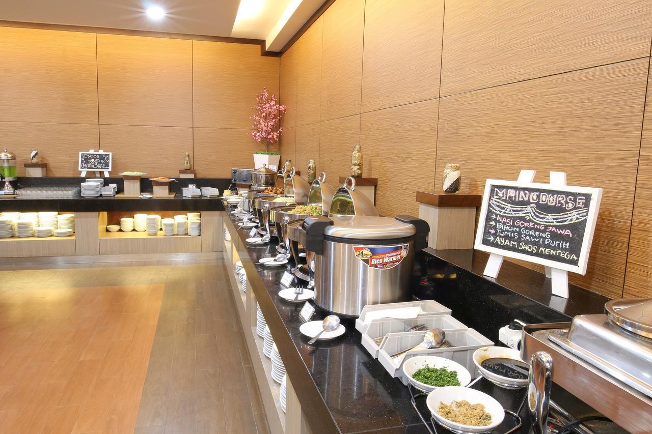 Terraz Tree Hotel Jakarta Exterior foto